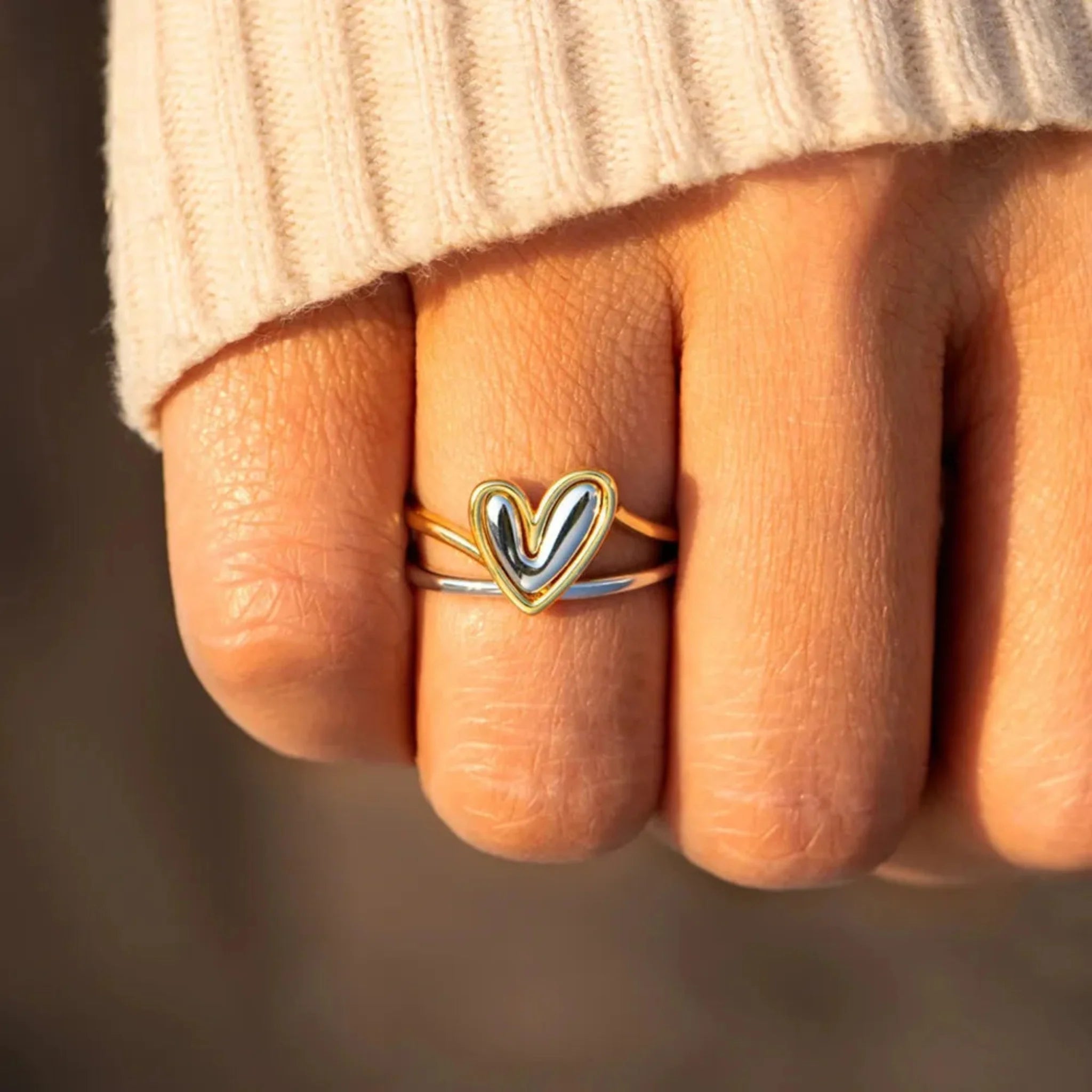 Vera Heart Ring
