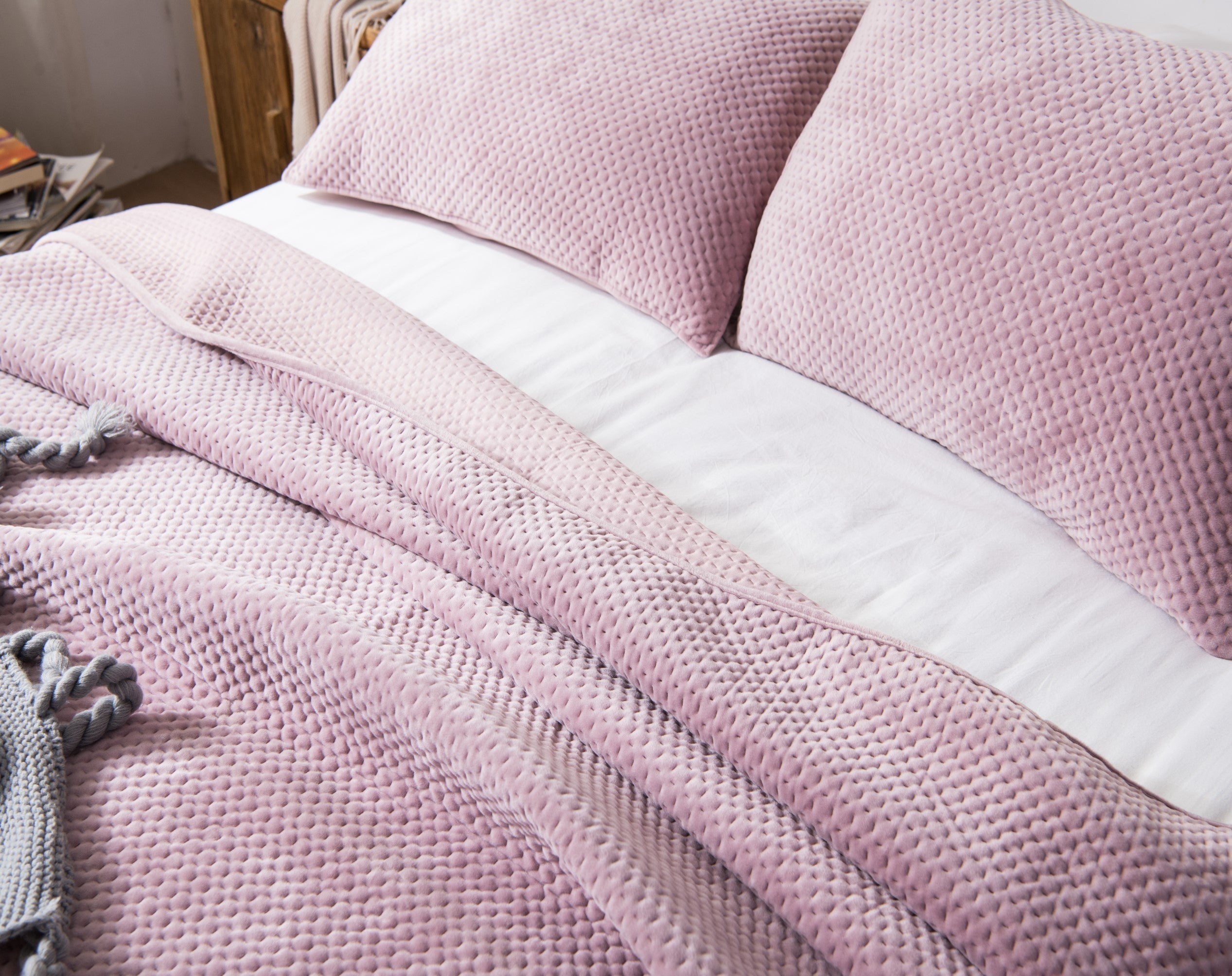 Kasentex All Season Cozy Velvet Quilt Set with Shams, Queen, King, Room Decor, Graduation Gifts