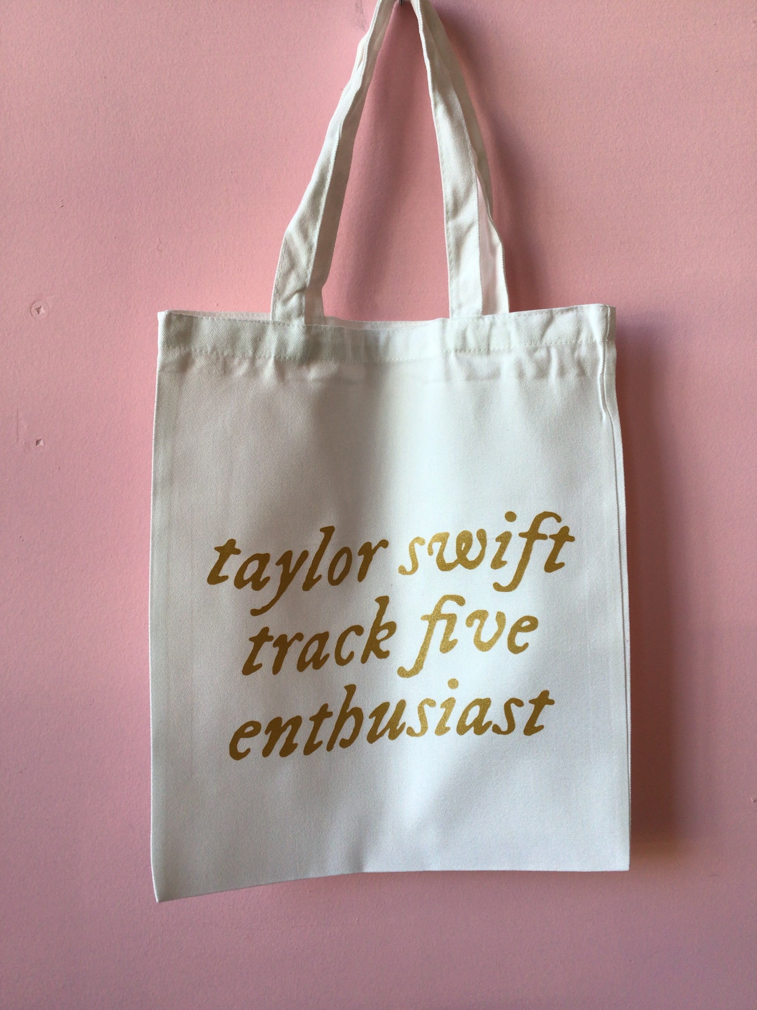New Graphic Totes