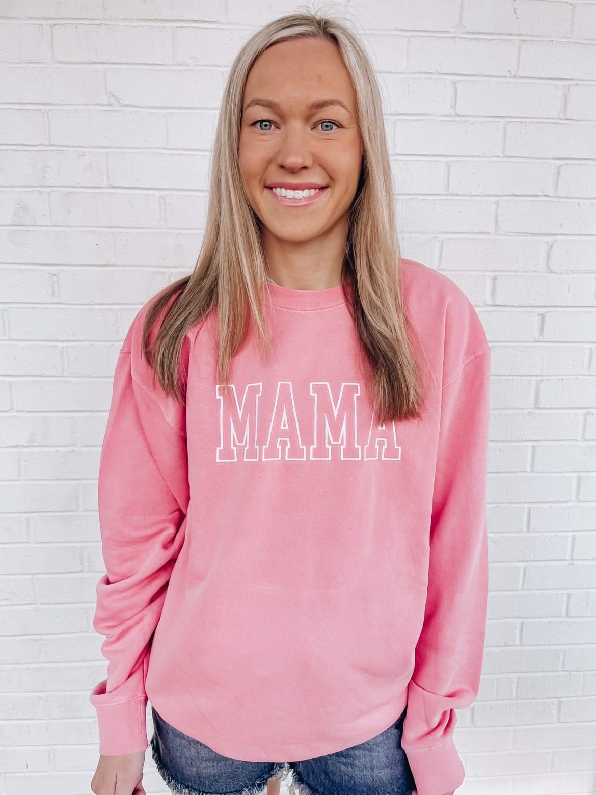 Embroidered PIGMENT Crewneck - OUTLINE NAME