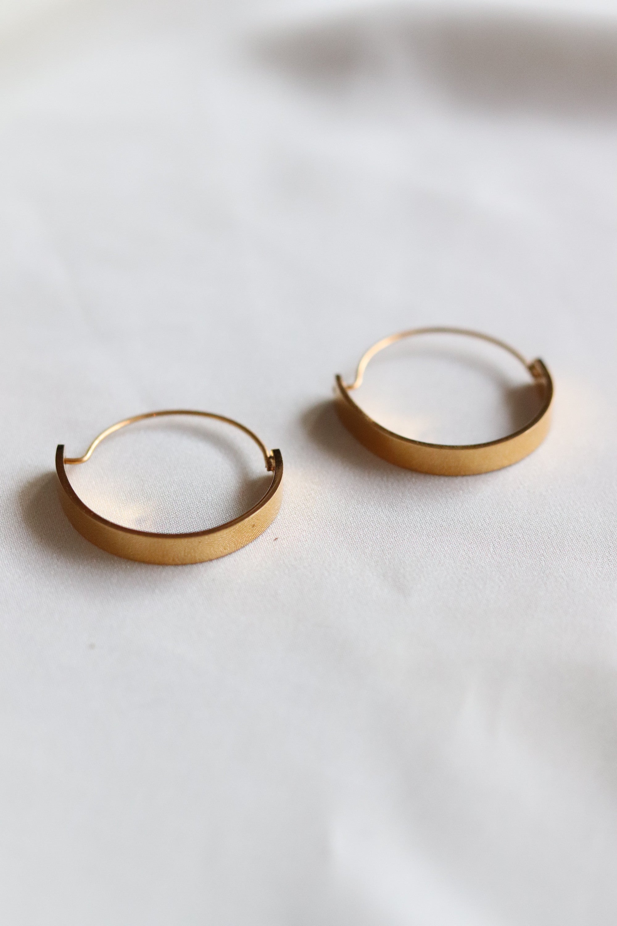Edge Hoops Earrings - Water Proof (Silver and Gold)