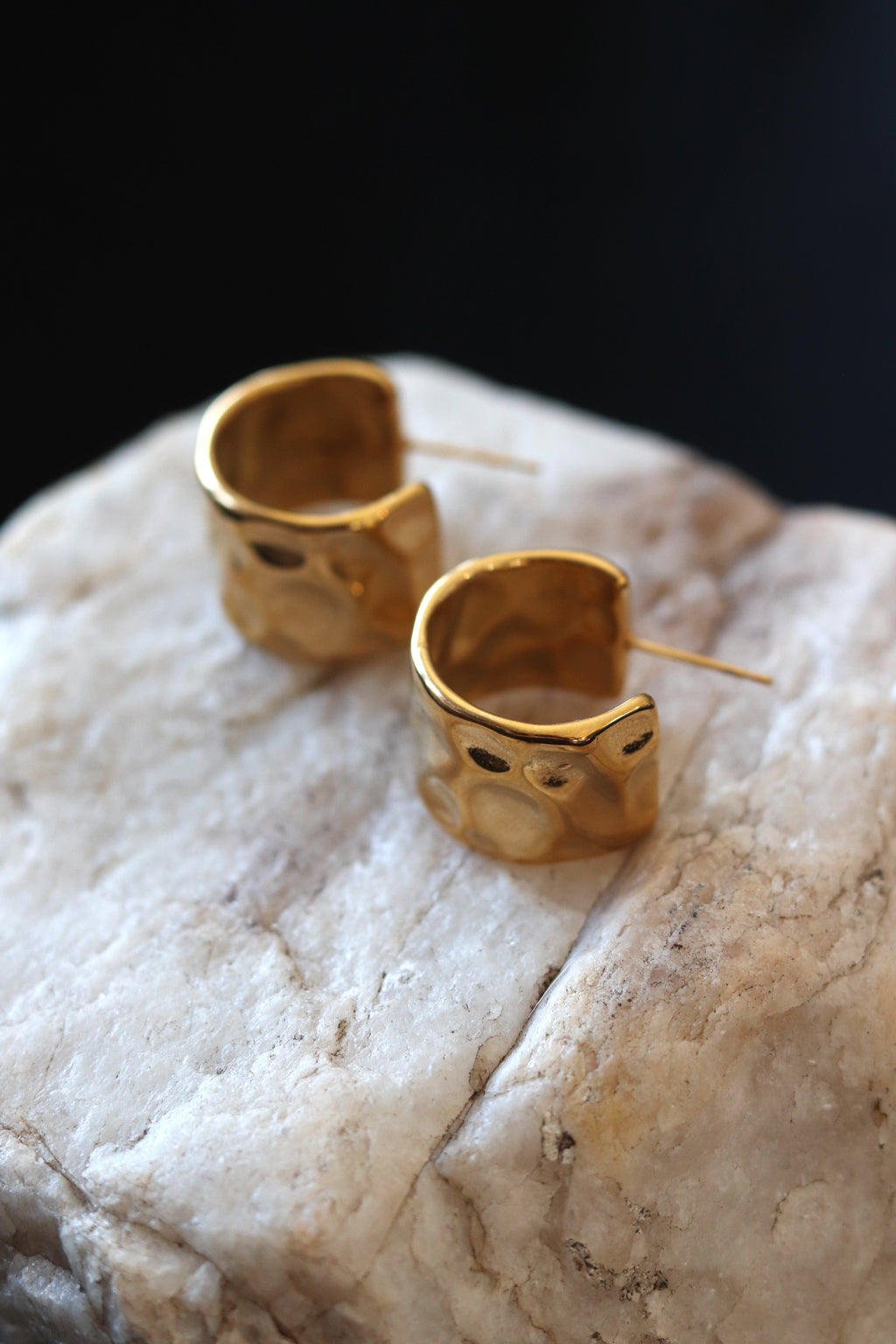 Avery Hoops - Wide Hammered Gold Hoop Earrings – 18K Gold Plated Stainless Steel Waterproof Statement Hoops