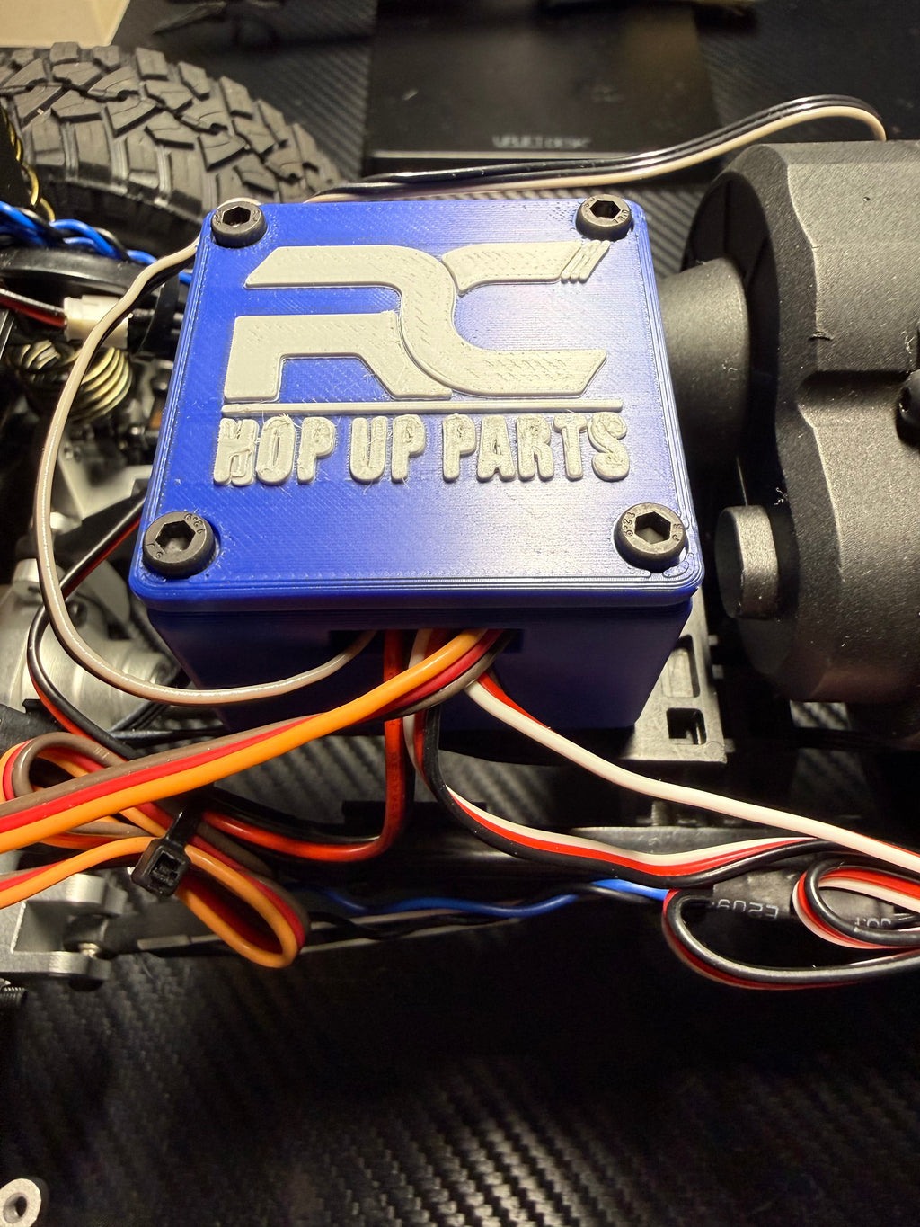 RC Hop Up Parts Large RC Receiver Box Blue, Threaded M3 Inserts and Lid for CEN Racing F450, F250, Sicario