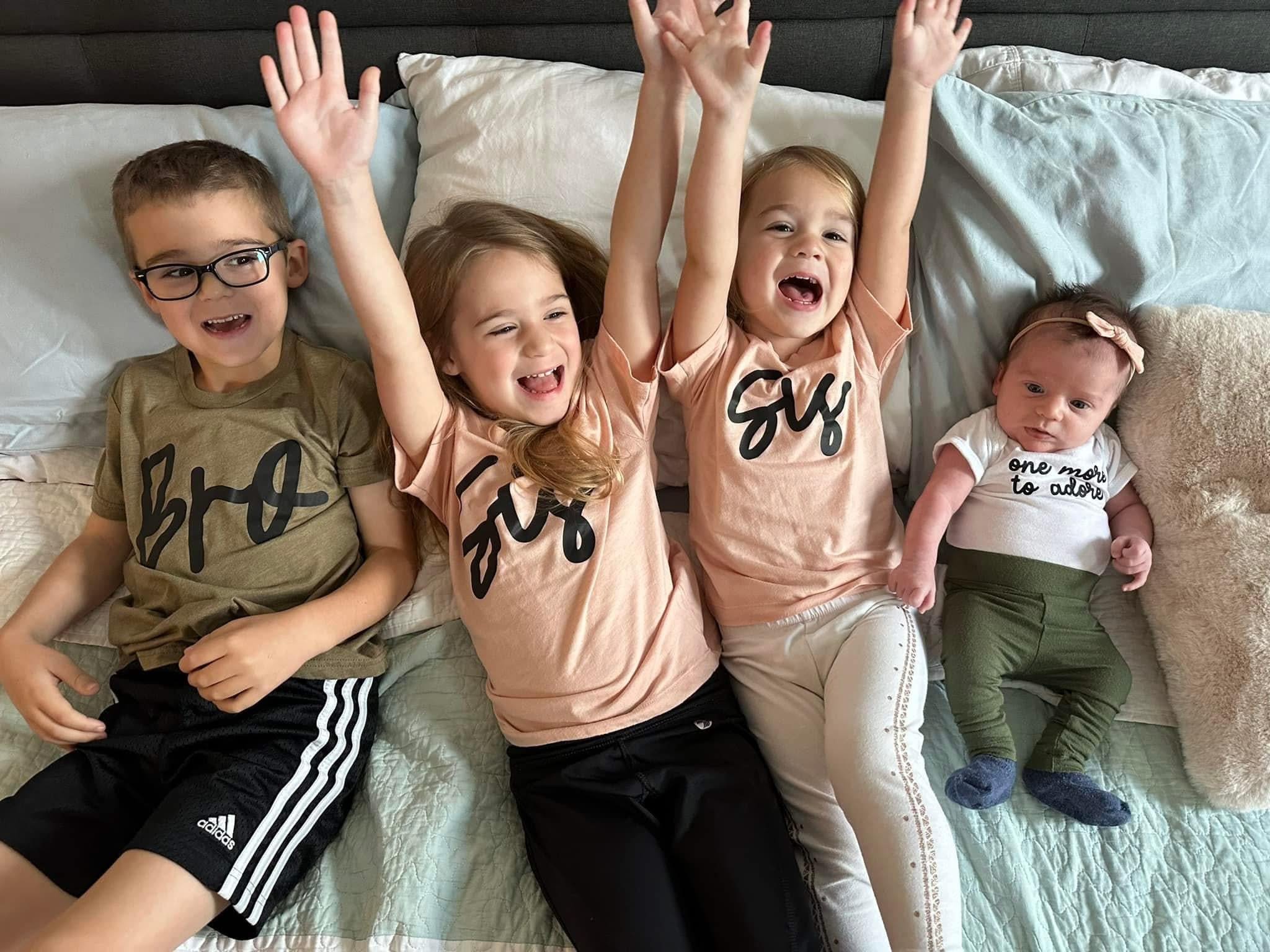 Sis (Cursive) - Child Tee