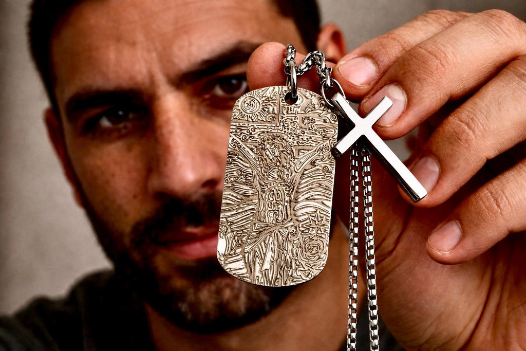 Engraved jesus image dog tag necklace with overlaying cross waterproof medallion with heavy keel chain for men