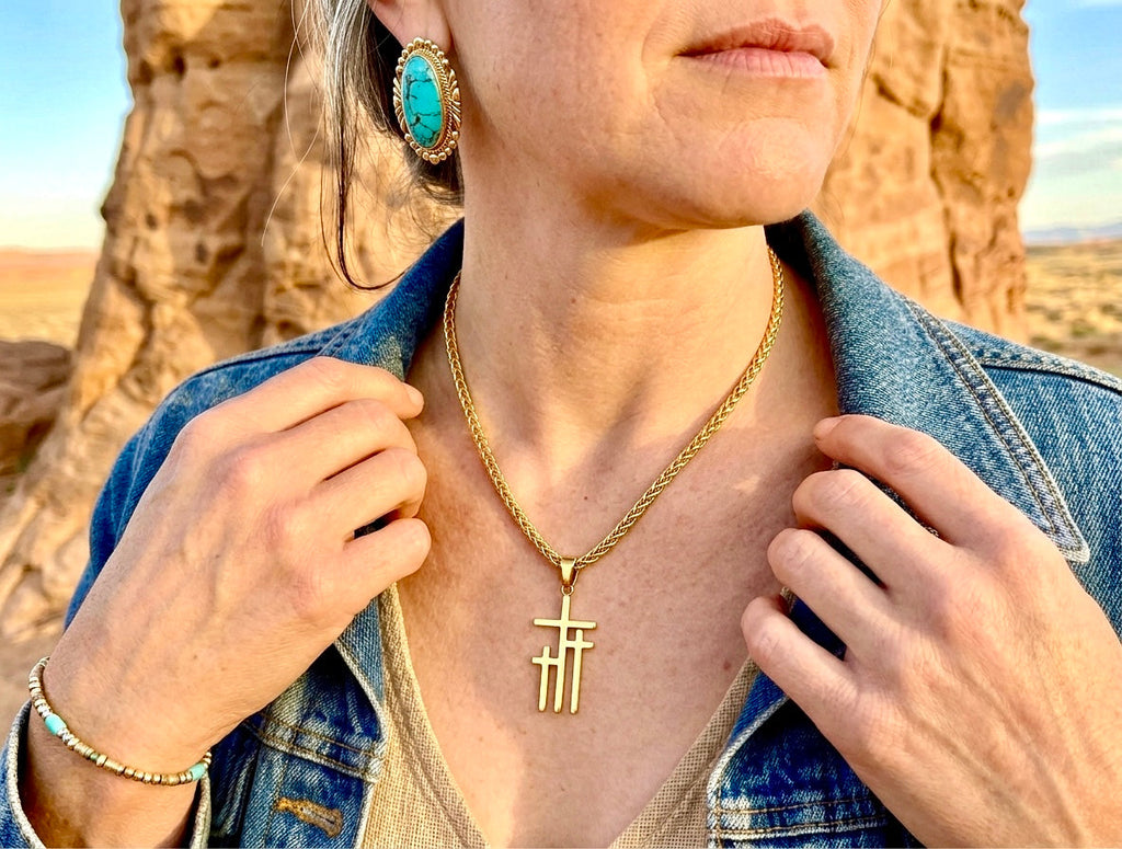 3 cross necklace hypoallergenic waterproof stainless steel for woman and men