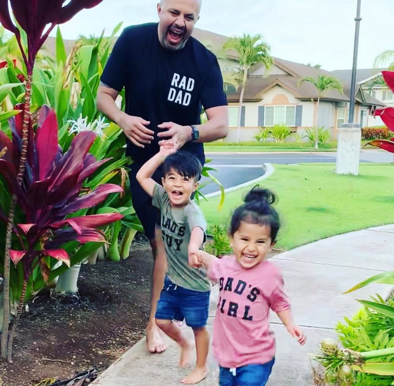 Rad Dad (pocket) - Unisex Tee