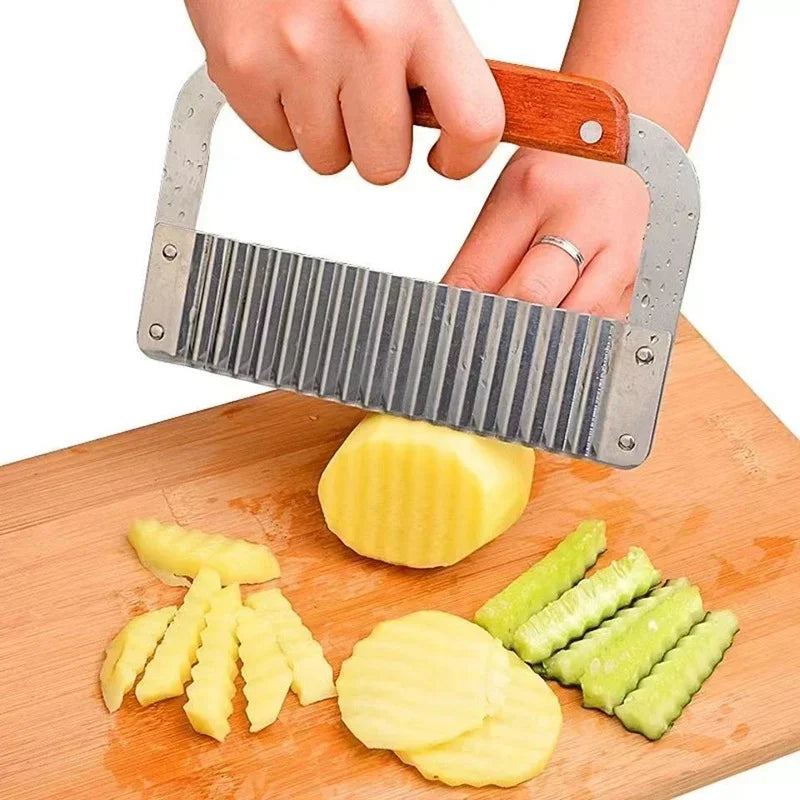 Stainless Steel Crinkle Potato Cutter with Wooden Handle – Wavy Knife for Chips & Vegetables