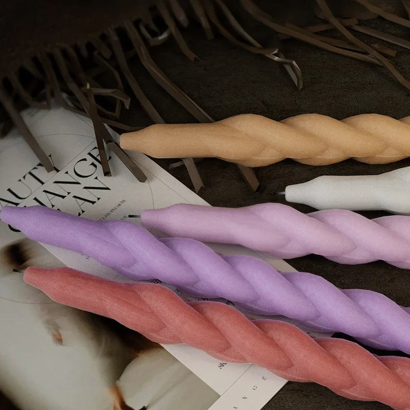 Geometric Spiral Silicone Candle Mold - Twisted Rod DIY Candle Maker (20.5 x 9.7 x 1.7 cm / 8.07 x 3.82 x 0.67 in)