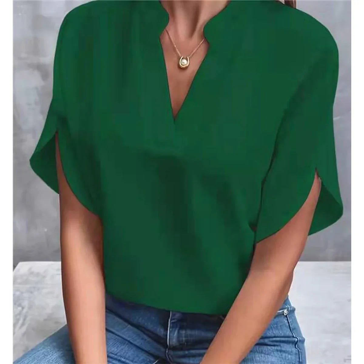 1pcs Woman New Summer Solid Color Shirts Lady Casual Short Sleeve V-neck Collar Loose Shirts Female Fashion Pullover Tops