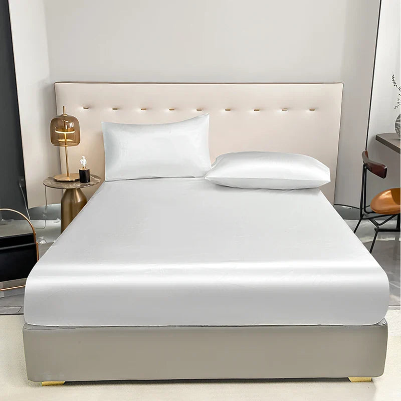 Waterproof Fitted Mattress Sheet with Elastic Band – Anti-Slip Polyester, Fits 20–30 cm (8–12 in) Mattresses, Multiple Sizes, Black/Gold/White