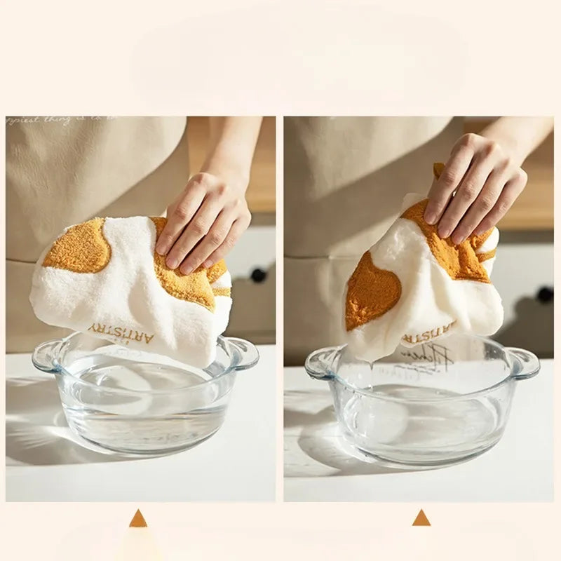 Cute Cat Hanging Hand Towel - Soft Absorbent Coral Fleece Kitchen & Bathroom Towel 30 x 21 cm (11.8 x 8.3 in)