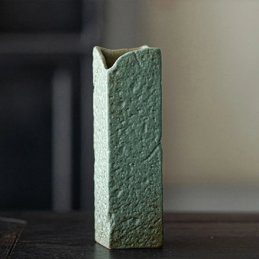 Simple Ceramic Porcelain Vase for Hydroponic Plants — Minimalist Small Vase for Living Room & Dining Table Decor