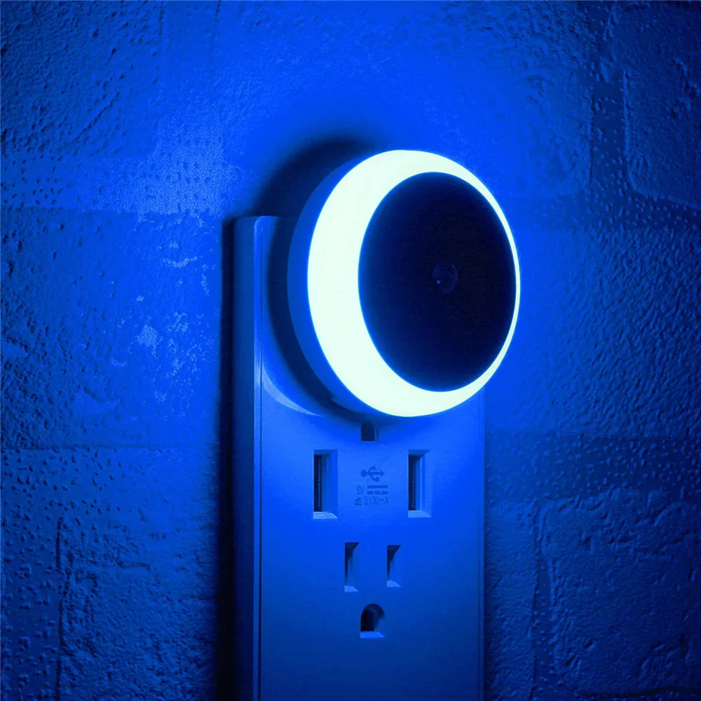 LED Plug-In Night Light with Dusk-to-Dawn Sensor Auto-Dim Wall Lamp for Bathroom Hallway Kitchen Bedroom