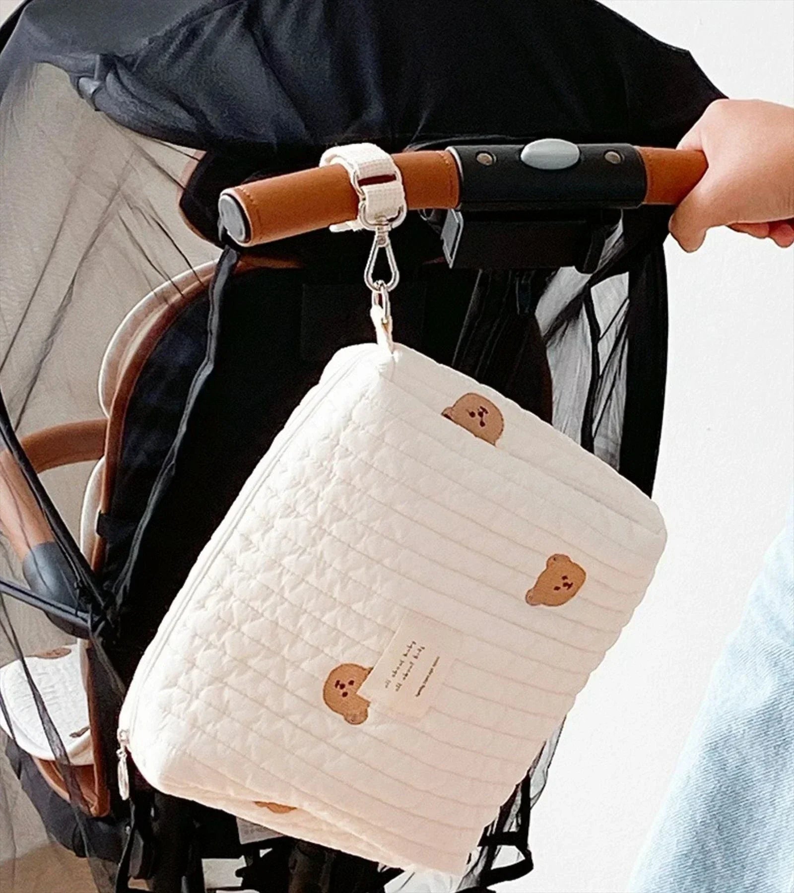 Quilted Stroller Organizer Bag – Portable Hanging Diaper Caddy with Embroidered Detail, Compact (9.8 x 6.3 x 3.1 in / 25 x 16 x 8 cm)