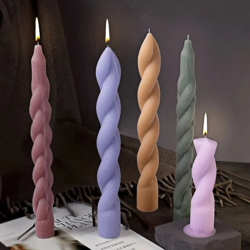 Geometric Spiral Silicone Candle Mold - Twisted Rod DIY Candle Maker (20.5 x 9.7 x 1.7 cm / 8.07 x 3.82 x 0.67 in)