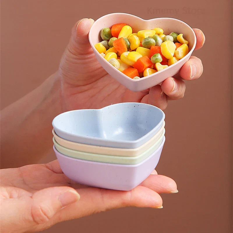 Heart-Shaped Wheat Straw Seasoning Dish - Eco-Friendly Dipping Bowl for Snacks & Condiments