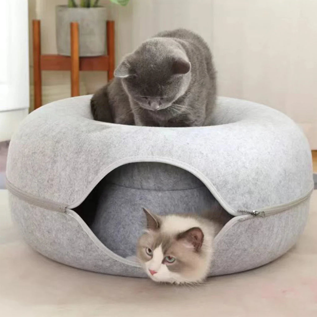 Donut Tunnel Cat Bed – Interactive Felt Cat House, Washable Zipper Design, All-Season Cozy Kitty Bed (M: 50 x 50 x 20 cm / 19.7 x 19.7 x 7.9 in; L: 60 x 60 x 28 cm / 23.6 x 23.6 x 11.0 in)