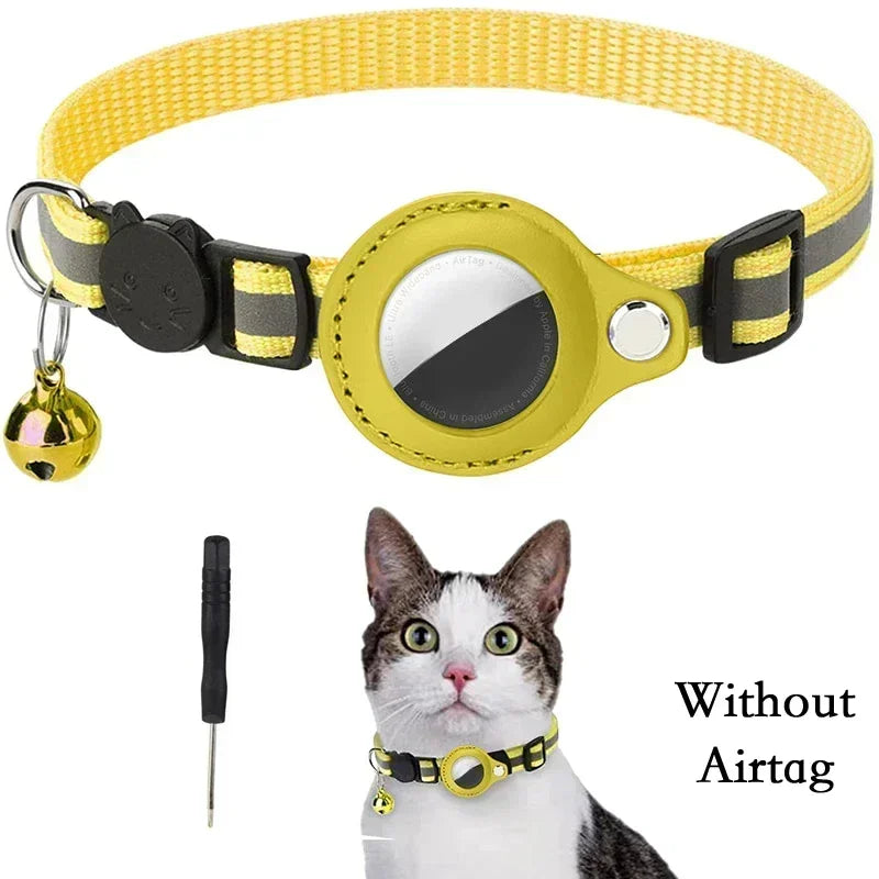 Adjustable Reflective Cat Collar with Tracker Case & Bell — Protective PU Holder for Bluetooth GPS Trackers, 22–34 cm (8.7–13.4 in)