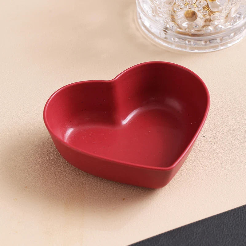 Heart-Shaped Wheat Straw Seasoning Dish - Eco-Friendly Dipping Bowl for Snacks & Condiments