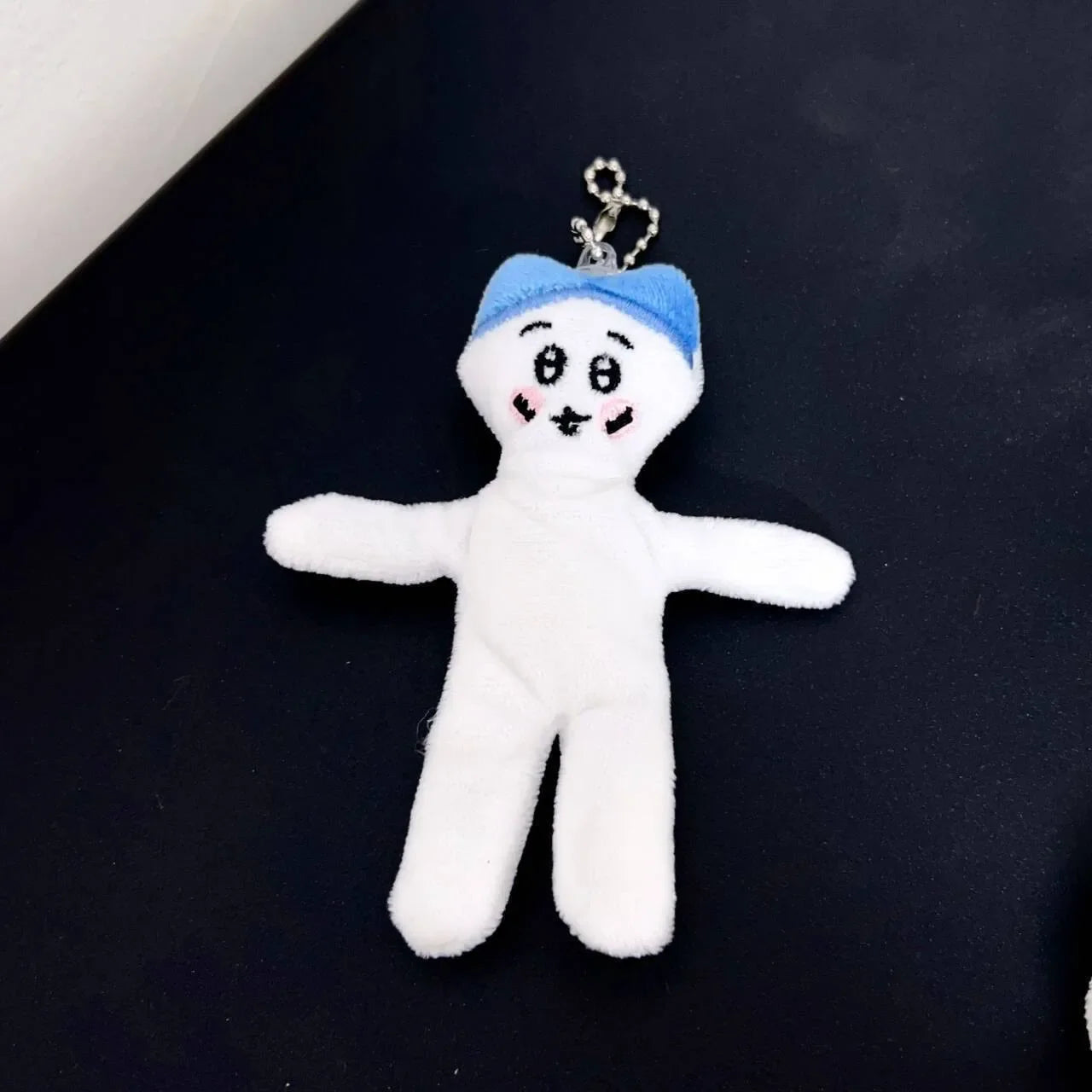 Hachiware Usagi Plush Keychain – Star Hugging Doll Pendant, Soft Hanging Plush Charm for Bags & Backpacks (Bead Chain or Metal Buckle)
