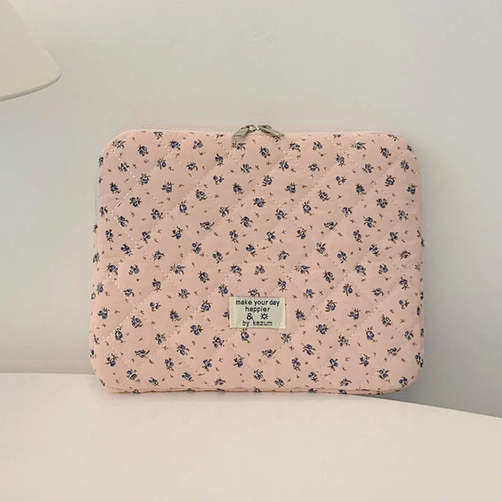 Flower Print Quilted Laptop Sleeve – Padded Laptop & Tablet Case for 11–15 Inch (280–390 mm)