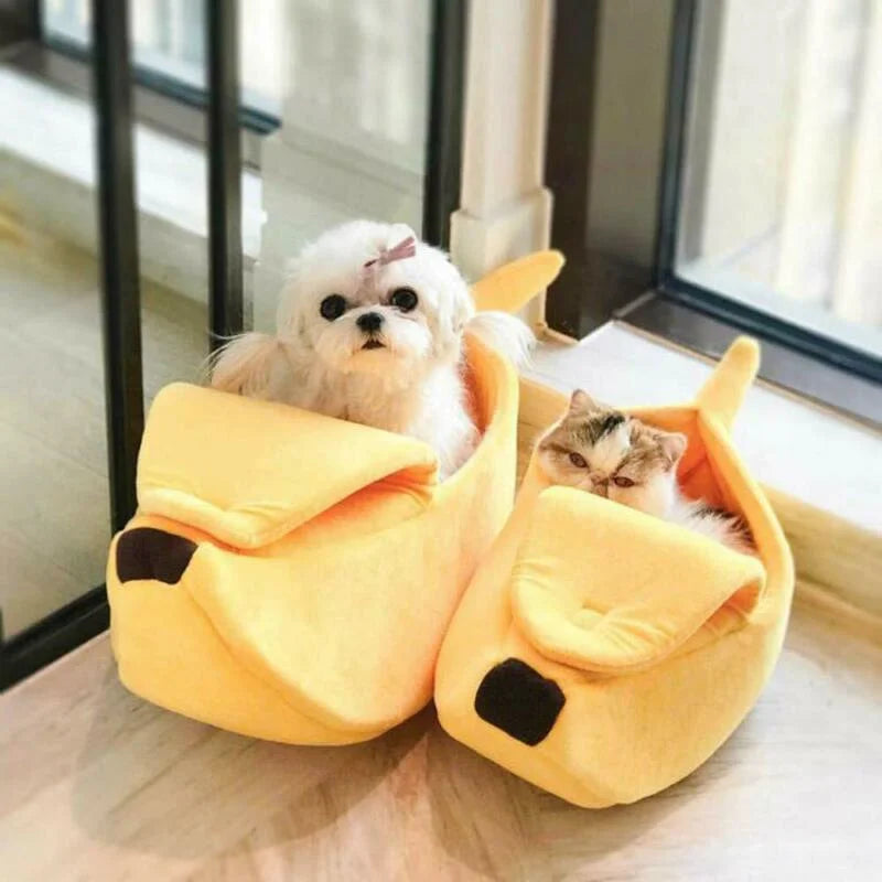 Banana-Shaped Plush Pet Bed – Cozy Cat & Small Dog House, Small (40×12×19 cm / 15.7×4.7×7.5 in) & Medium (51×14×20 cm / 20.1×5.5×7.9 in) – Yellow, Pink, Beige, Green