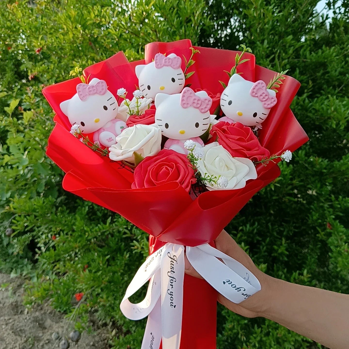 Kawaii Cat Plush Bouquet with Soap Rose Flowers — Cute Valentine's Day, Birthday & Graduation Gift