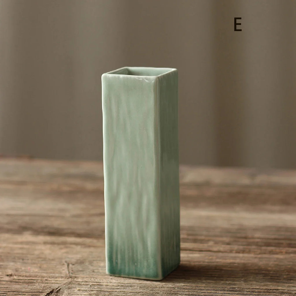 Simple Ceramic Porcelain Vase for Hydroponic Plants — Minimalist Small Vase for Living Room & Dining Table Decor
