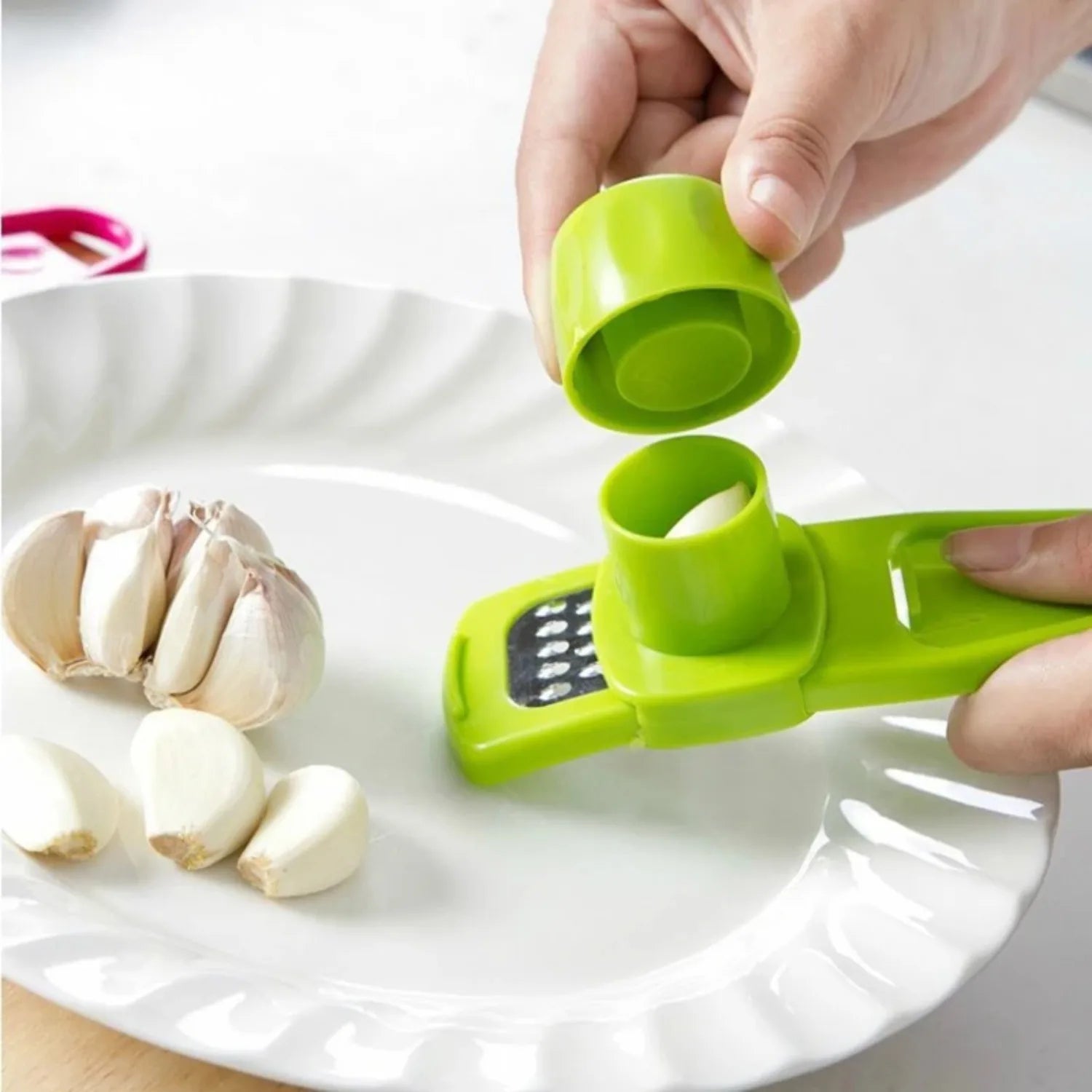 Mini Manual Garlic Grinder Press Portable Garlic Masher Ginger Crusher 5.5in (14cm)