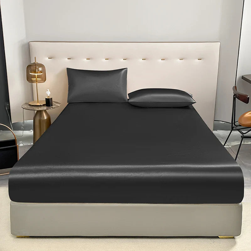 Waterproof Fitted Mattress Sheet with Elastic Band – Anti-Slip Polyester, Fits 20–30 cm (8–12 in) Mattresses, Multiple Sizes, Black/Gold/White