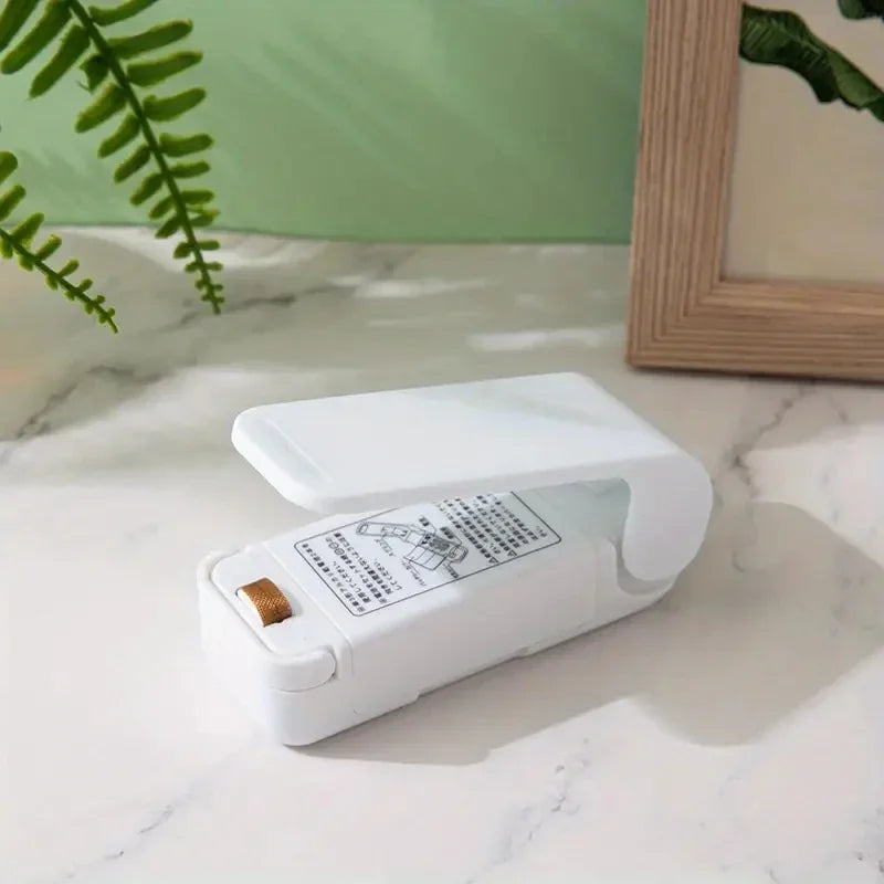 Portable Mini Heat Bag Sealer - Handheld Food Bag Sealing Machine for Plastic & Thermal Bags