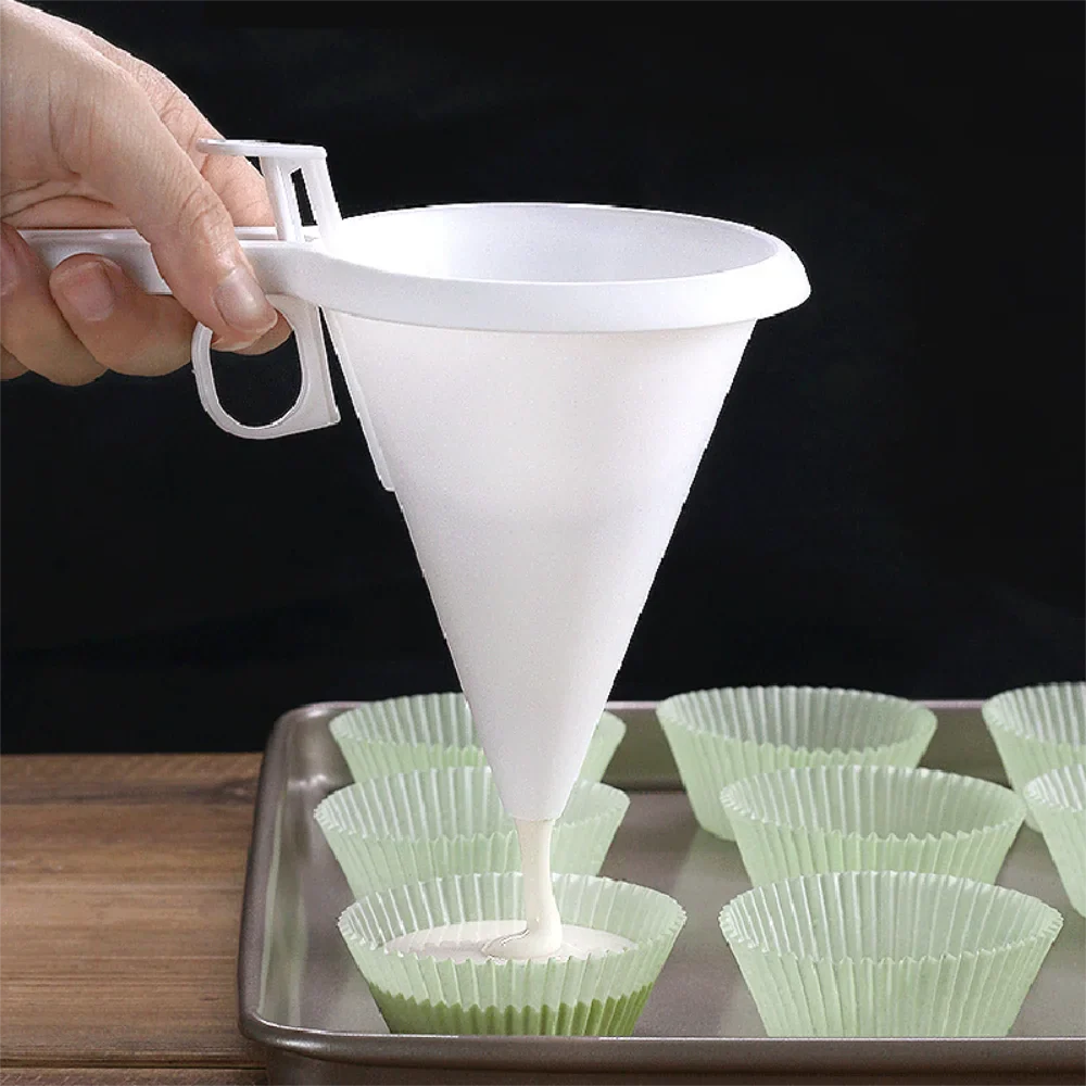 Adjustable Baking Funnel Tool – Handheld Pastry & Batter Dispenser, 9.8 cm (3.9 in) Opening