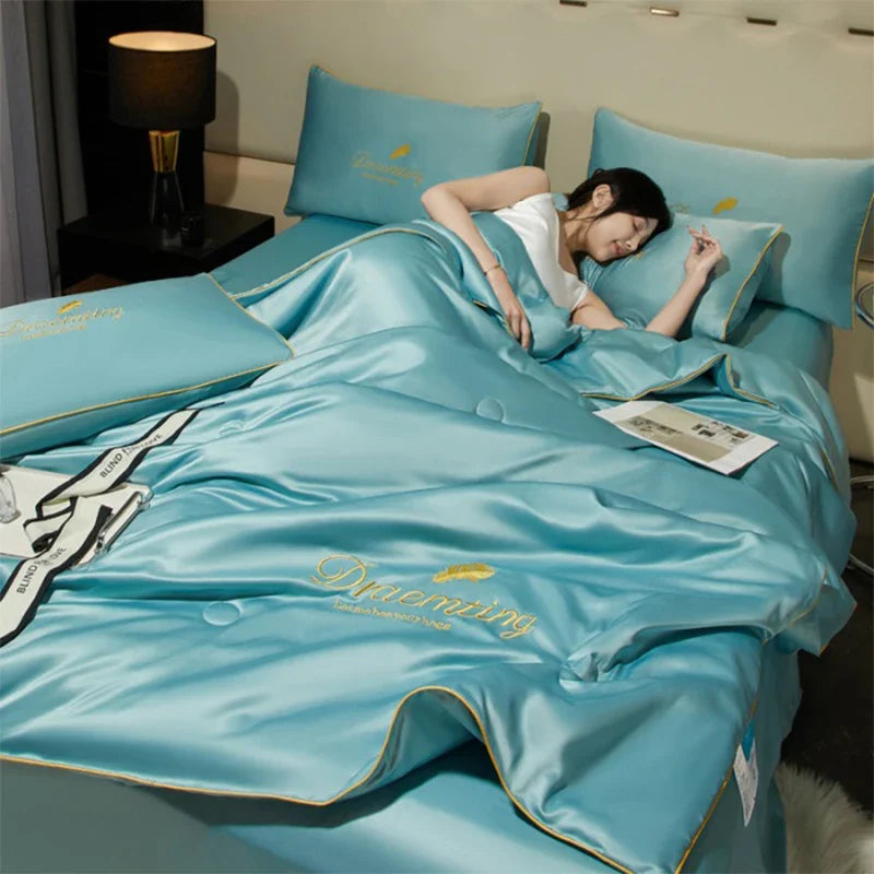 Embroidery Summer Cooling Quilt - Breathable Ice Silk Comforter 4-Piece Bedding Set (Queen 200 x 230 cm / 78.7 x 90.6 in)