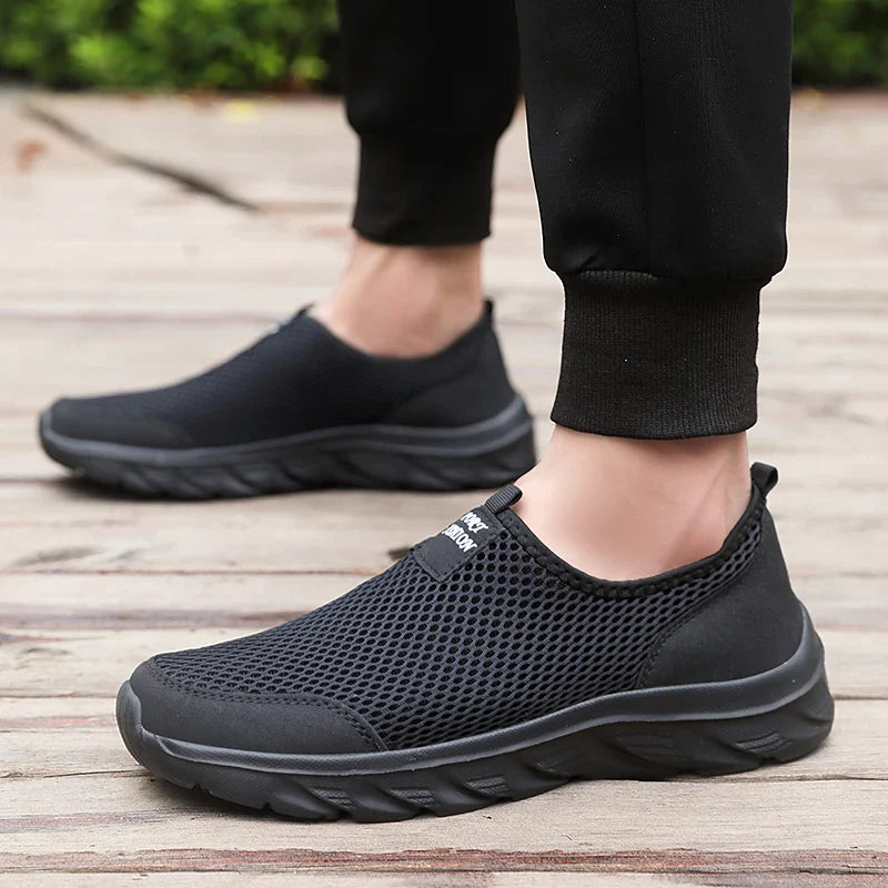 Men's Lightweight Breathable Slip-On Casual Sneakers – Anti-Slip Outdoor Walking Shoes (EU 39-47)