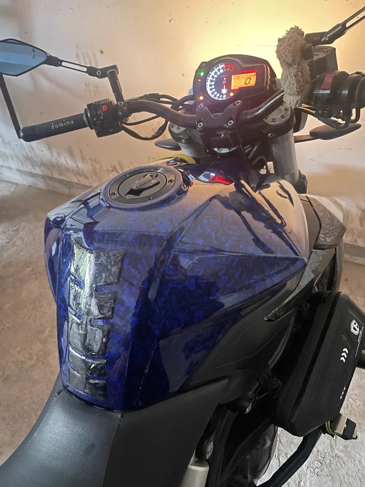 Glossy Laser Forged Carbon Fiber Vinyl Wrap Self-Adhesive Waterproof Car Film - 10/20/30/50 cm x 152 cm (3.94/7.87/11.81/19.69 in x 59.84 in)