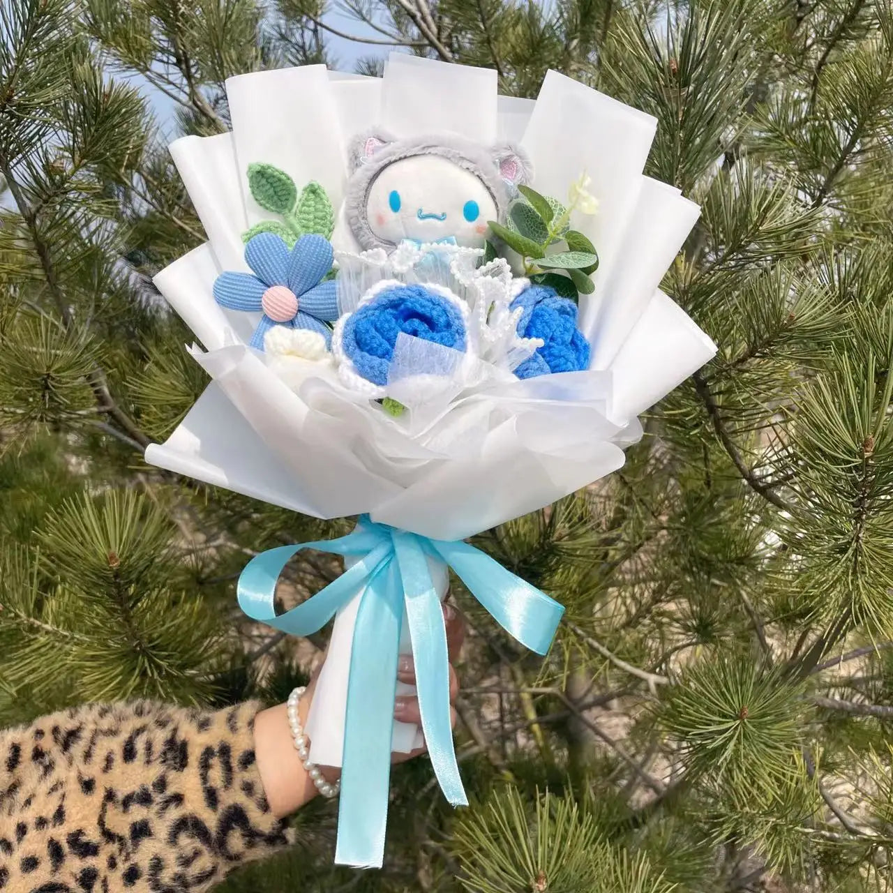 Kawaii Cat Plush Bouquet with Artificial Flowers — Cute Plush Doll Gift for Her, Valentine, Birthday, Graduation