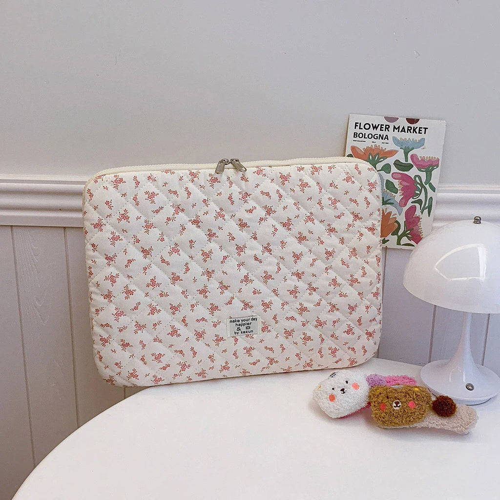 Chic Quilted Floral Laptop Sleeve — Fits 11" / 14" / 15" Laptops (28 / 36 / 38 cm)