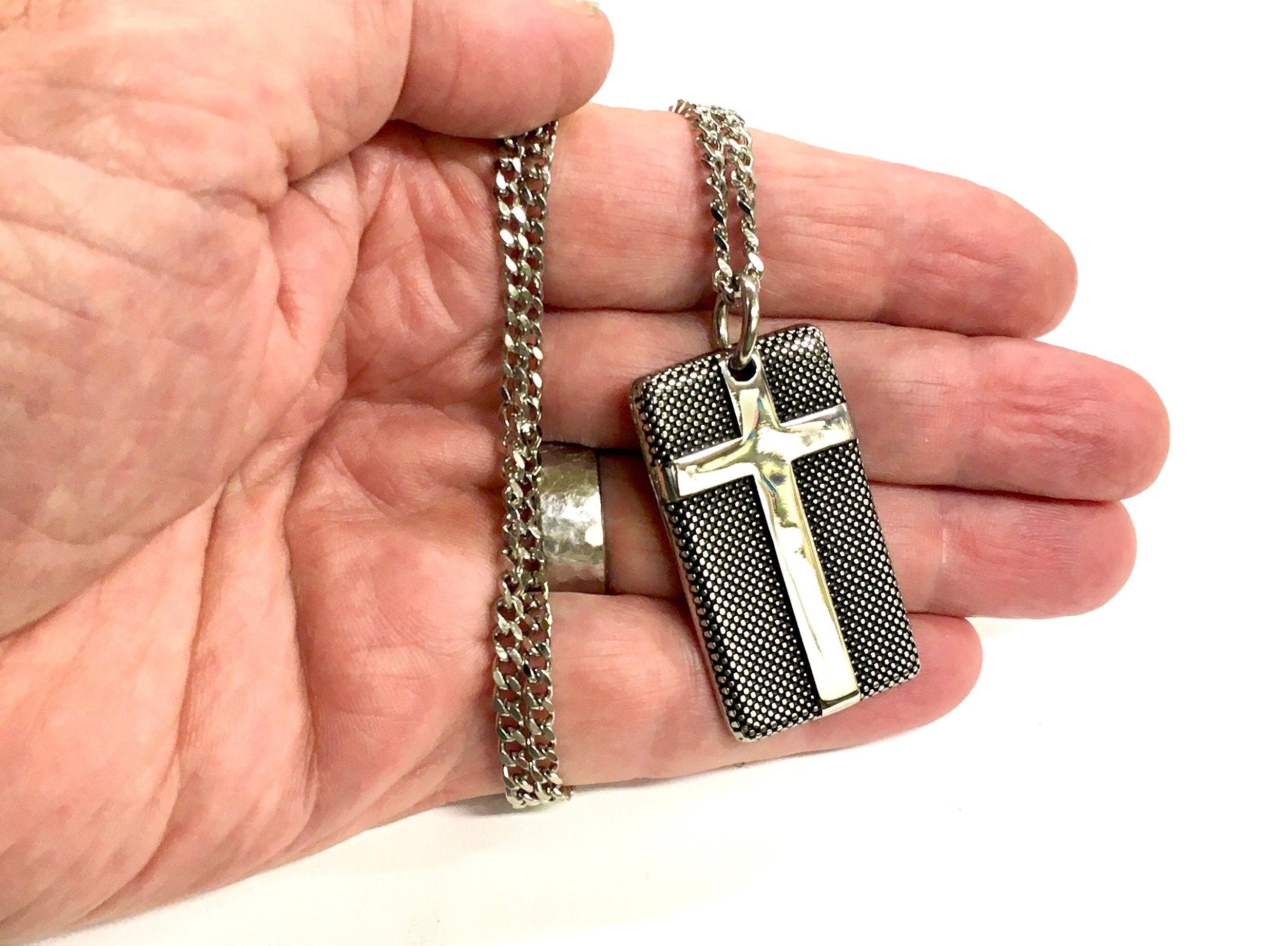 Solid stainless steel cross dog tag necklace knurled engraved detail biker heavy keel chain for men waterproof jewelry