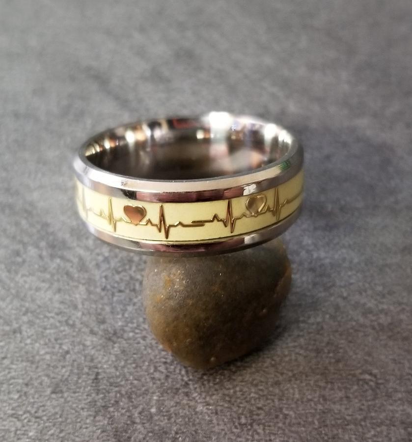 Personalized Men's Heart Beat Promise Ring - Glowing Heartbeat